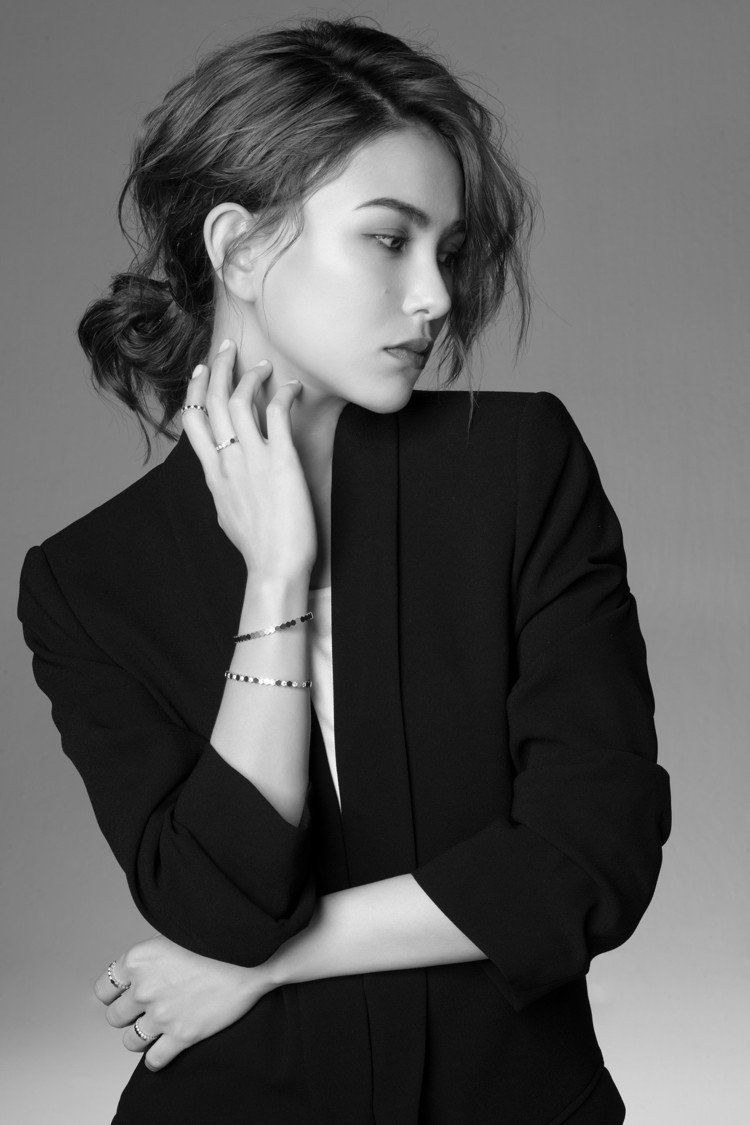 Professional modeling photoshoot for portfolio by Momensa Photography